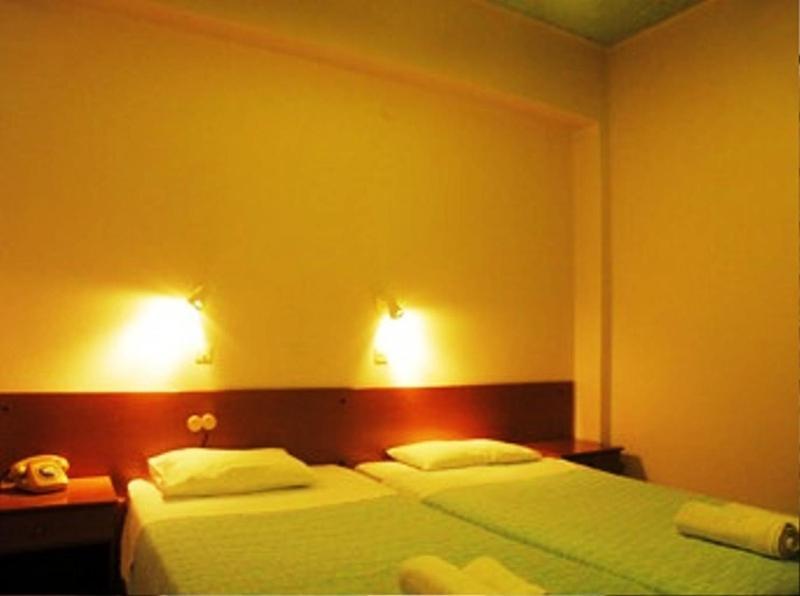Hotel Kavouris Skopelos Town Room photo