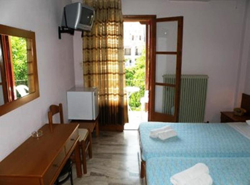 Hotel Kavouris Skopelos Town Room photo